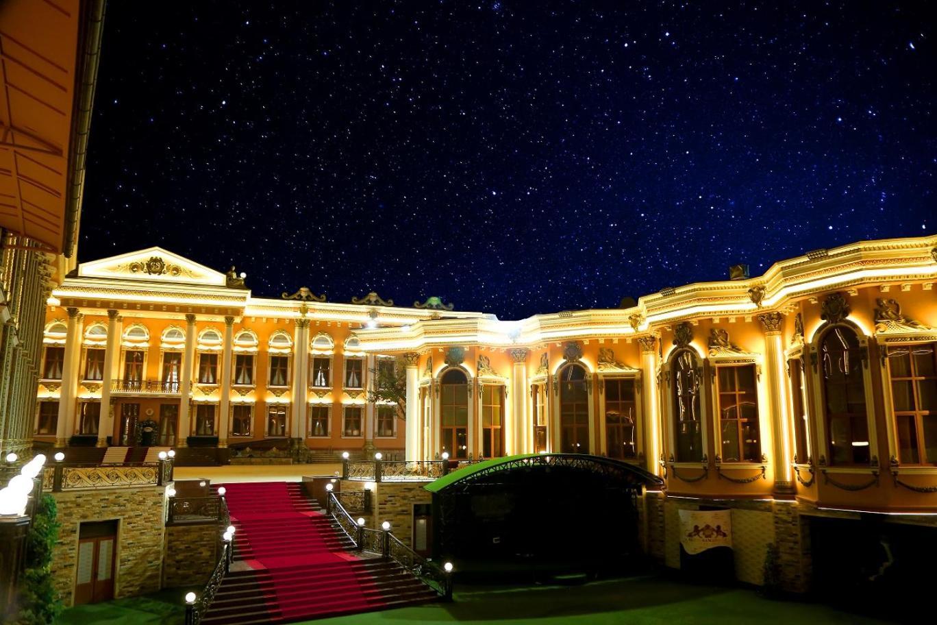 Golden Samarkand Hotel Exterior photo